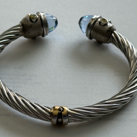 Elegant 14 K White Gold and Blue Topaz Women's Bracelet - Picture 1 of 9